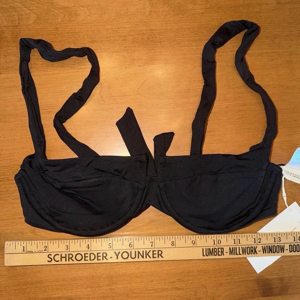 NEW L* Space Women's Coast To Coast Bikini Top Size Medium Black $119 TOP ONLY‎